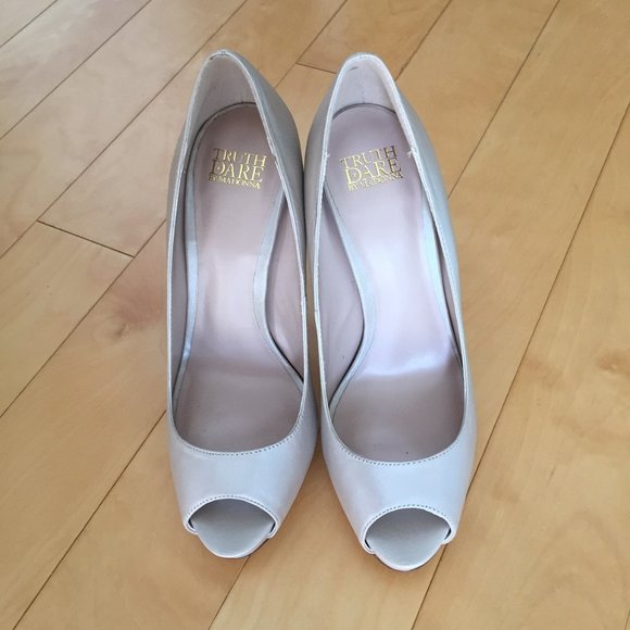 TRUTH OR DARE BY MADONNA, LEATHER PEARL COLOR HIGH HEELS SHOES, SZ. 8, NEW - Picture 4 of 7